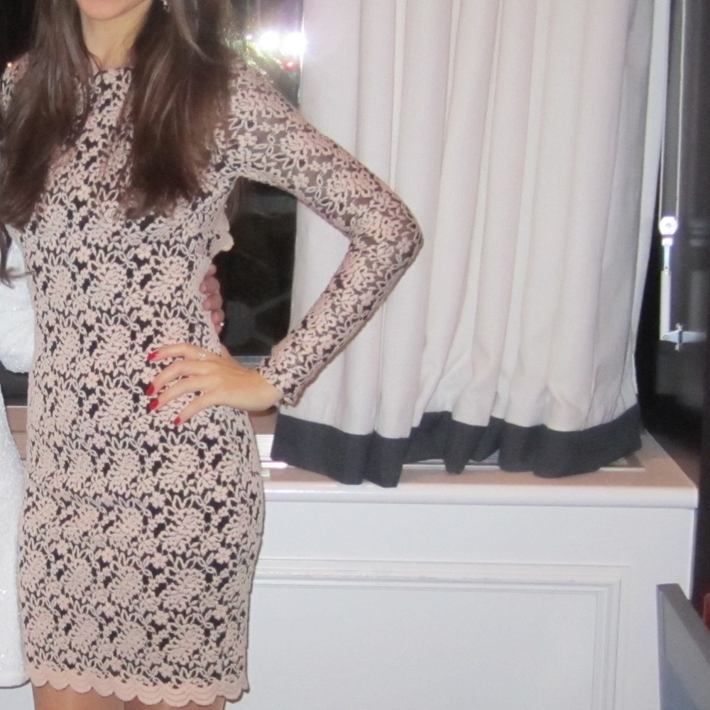 Alice + Olivia open back dress 👗